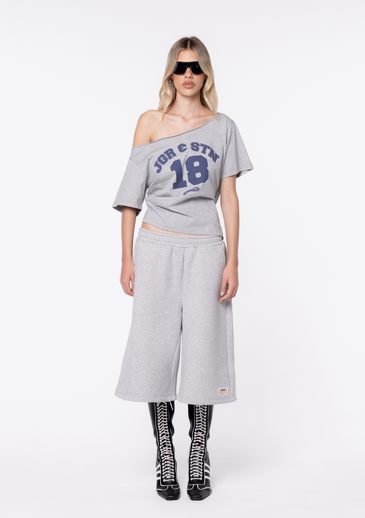 SIENNA OFF SHOULDER TEE