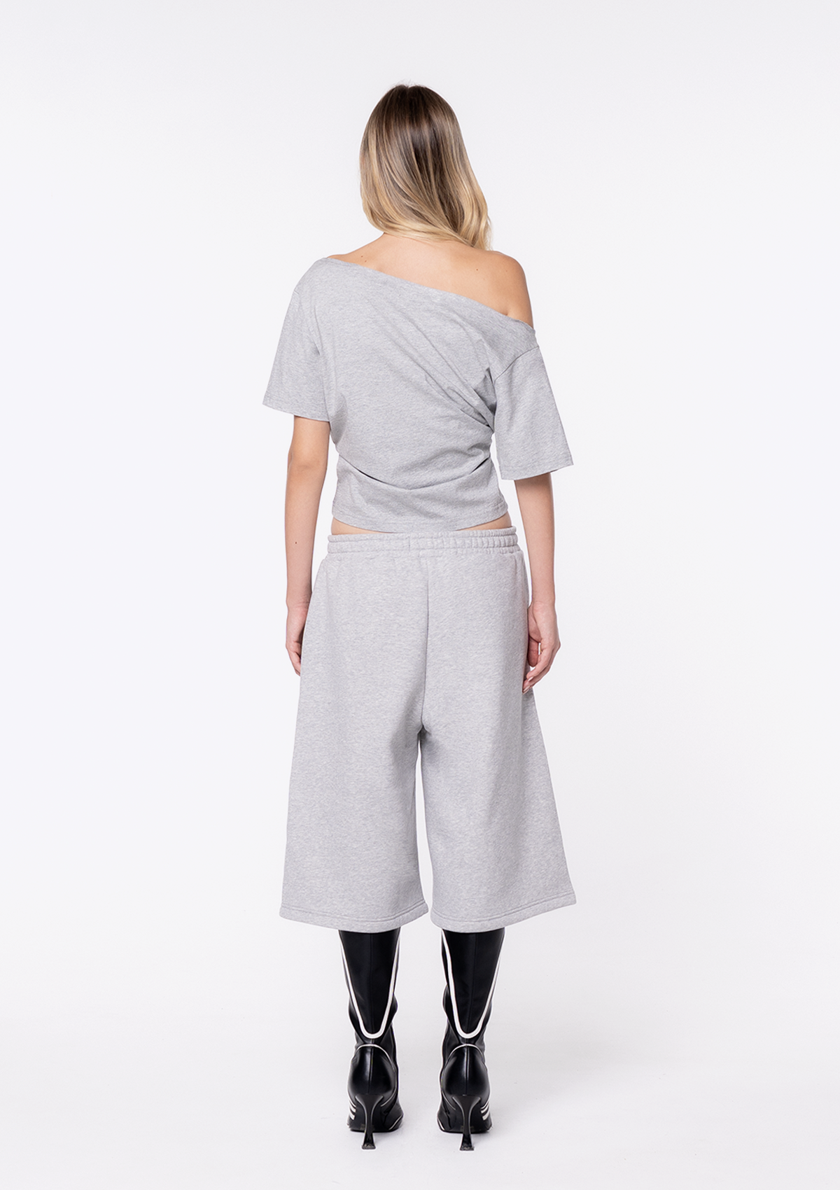 SIENNA OFF SHOULDER TEE